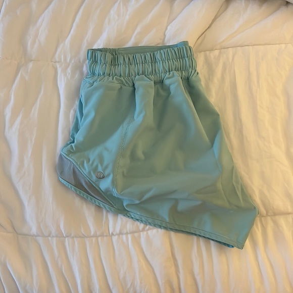 Icing Blue Lululemon Hotty Hot shorts 2.5 - Picture 1 of 4